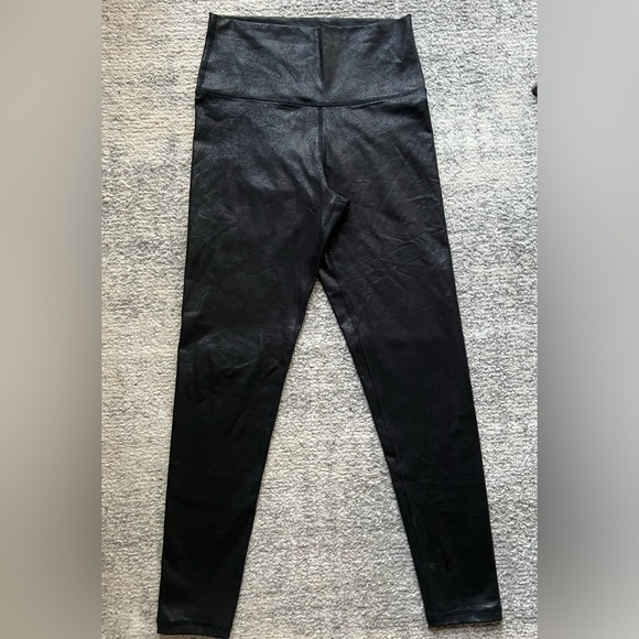OFFLINE by Aerie Shine Crackle High Waisted Black Leather leggings Medium - Picture 4 of 8